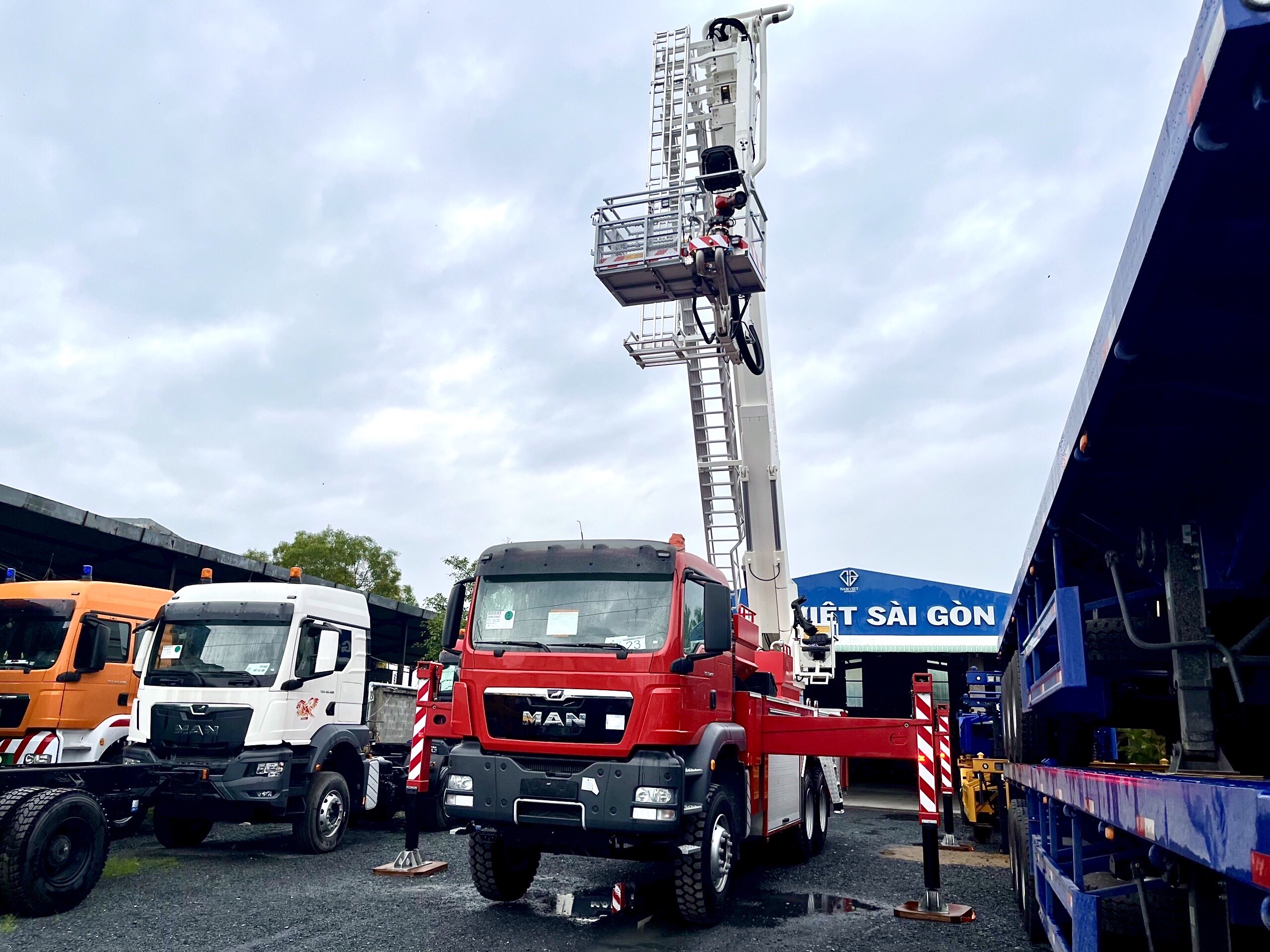 Xe chữa cháy "khủng" của Cảnh sát PCCC Hà Nội